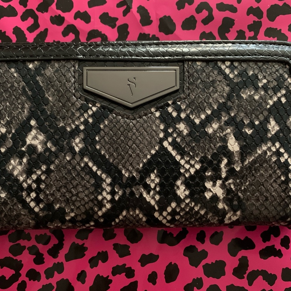 Simply Vera wallet